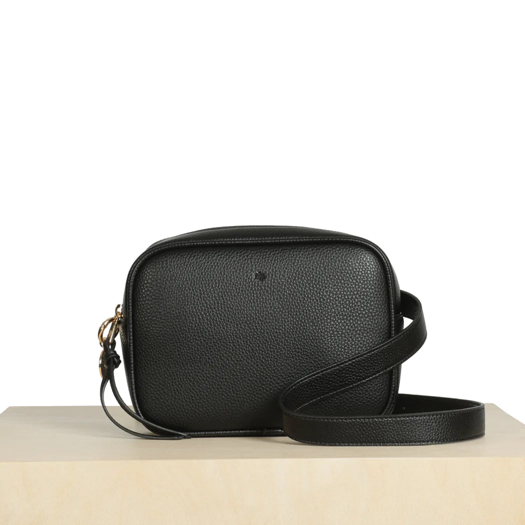 Belt Bag – Black Pebble with Gold Hardware